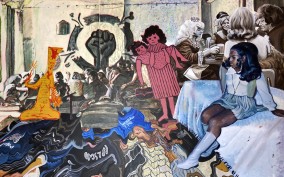 Bohaterowie i bohaterki queerowego aktywizmu oraz ruchu feministycznego ukazani w kawiarni – każde w innej stylistyce malarskiej. Ściana pokryta jest malowidłem przedstawiającym symbol pięści, a podłogę tworzy rozmyta, "falująca" scena protestów ulicznych.